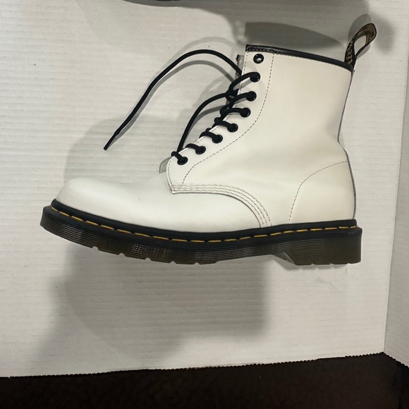 Dr Martens boots - Picture 1 of 5